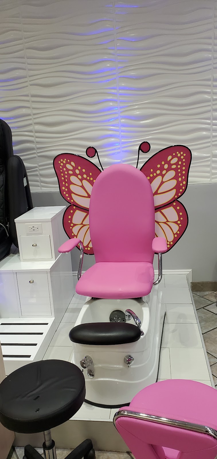 Meadowlands Hair & Nails | 1100 Golf Links Rd, Ancaster, ON L9K 1J8, Canada | Phone: (905) 648-9041