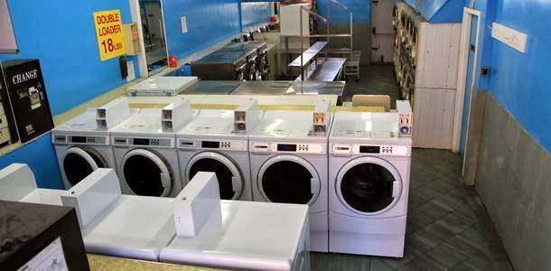 24 Hour Coin Laundromat | 2471 Lake Shore Blvd W, Etobicoke, ON M8V 1C5, Canada | Phone: (416) 255-5901