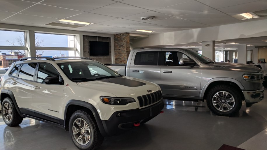 The Lakehead Motors, Limited | 951 Memorial Ave, Thunder Bay, ON P7B 4A1, Canada | Phone: (807) 345-6581