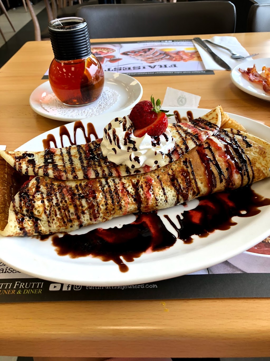Tutti Frutti déjeuner et diner | 1026 Rue de la Lavatère, Laval, QC H7X 4E3, Canada | Phone: (450) 689-1657