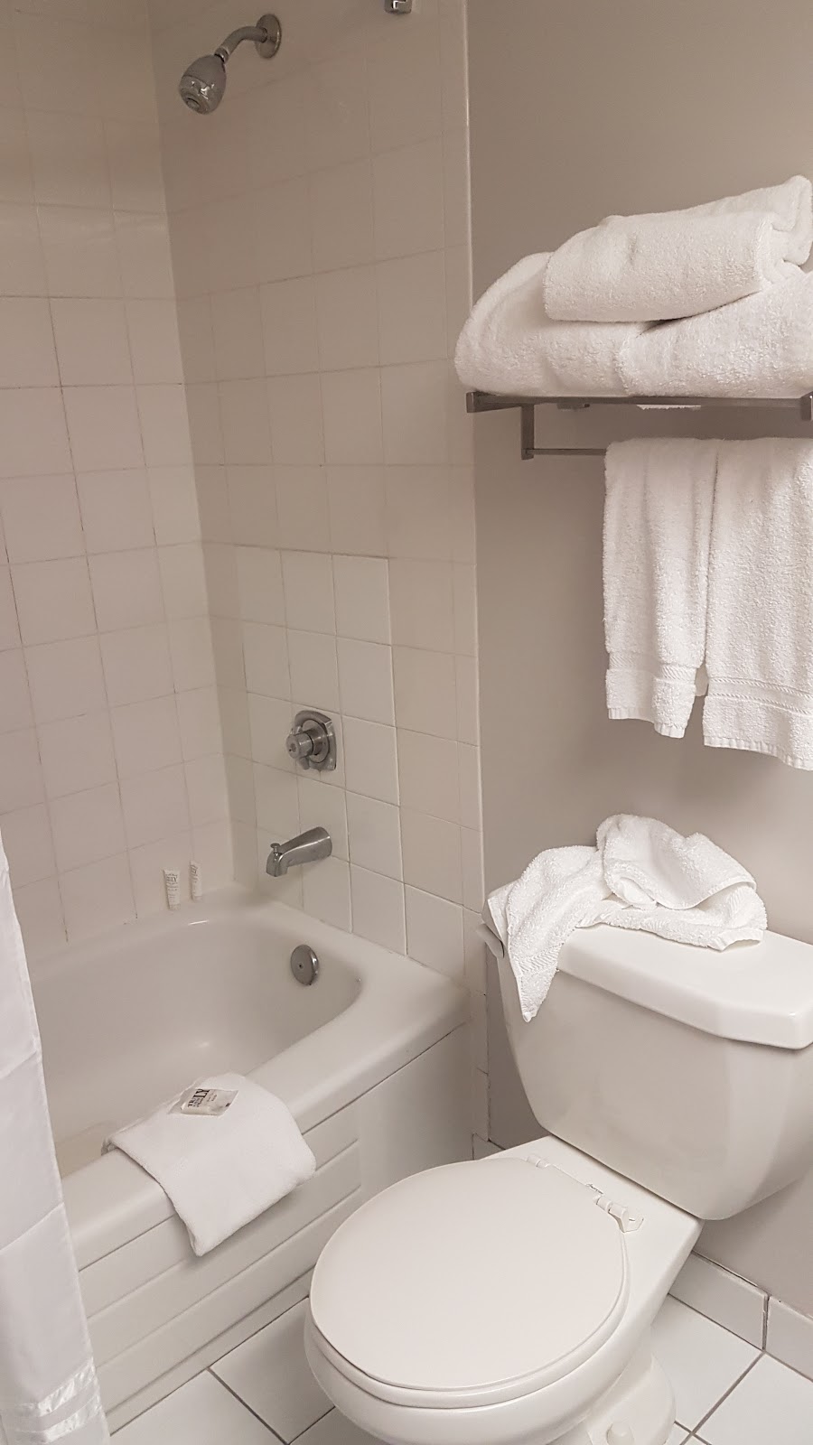 Windermere Manor | 200 Collip Cir, London, ON N6G 4X8, Canada | Phone: (519) 858-1391