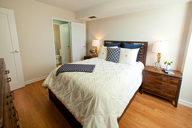 Edgehill Apartments | 108 Edgehill Dr, Barrie, ON L4N 5A3, Canada | Phone: (705) 737-3820
