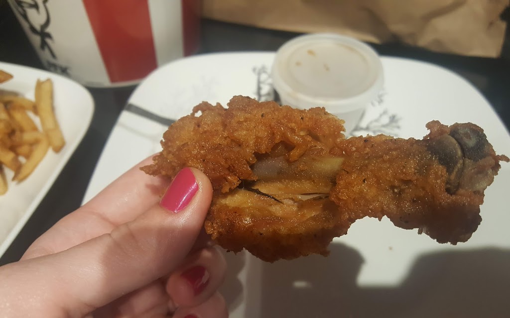KFC | 896 Burnhamthorpe Rd W, Mississauga, ON L5C 2S3, Canada | Phone: (905) 896-8494