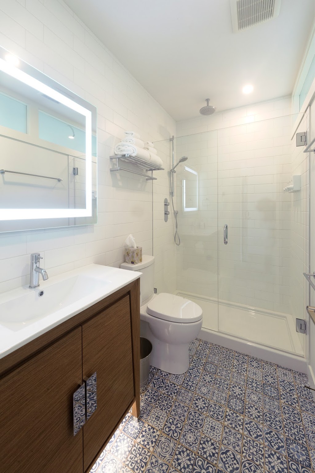 Artisan Suites on Bowen | 539 Artisan Ln, Bowen Island, BC V0N 1G2, Canada | Phone: (778) 899-9844