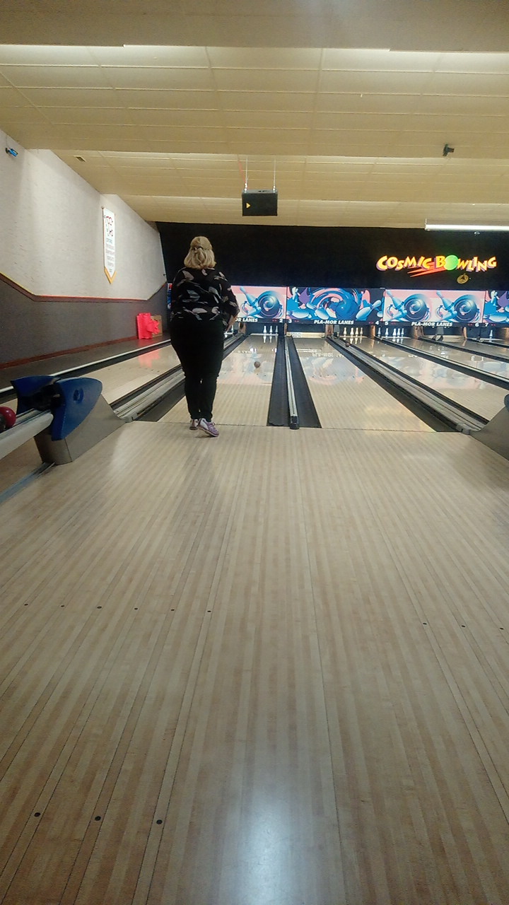 Pla-Mor Bowling Lanes | 106 Main St, St. Catharines, ON L2N 4V4, Canada | Phone: (905) 935-6711