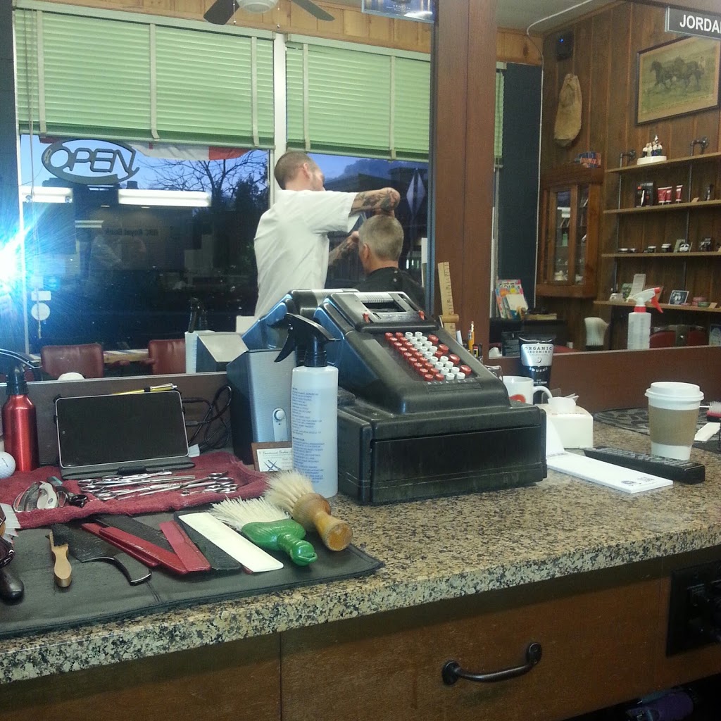 Brentwood Barber Shop | 7185 W Saanich Rd, Brentwood Bay, BC V8M 1P7, Canada | Phone: (250) 652-6111