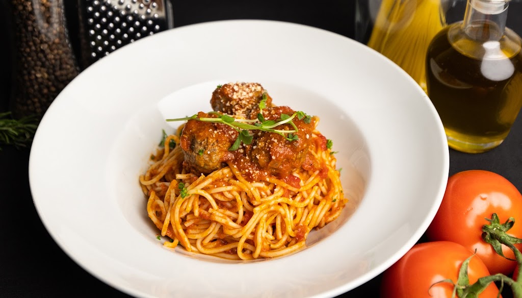 Manhattin Kitchen & Eatery | 200 Carnwith Dr E Unit 9, Whitby, ON L1M 0A1, Canada | Phone: (905) 655-3700