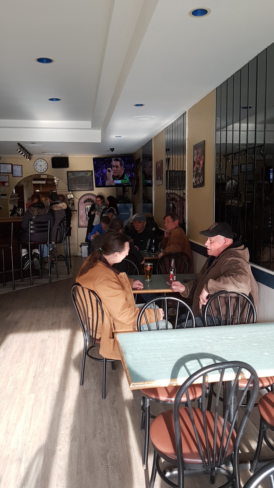 Dannys Family Restaurant & Bar | 155 Morningside Ave, Scarborough, ON M1E 3C8, Canada | Phone: (416) 284-1100