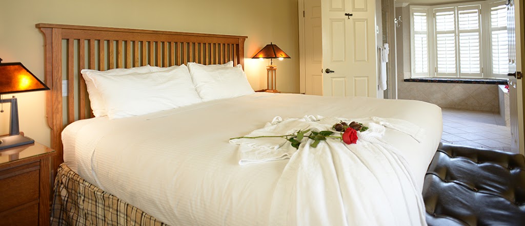 Harbour House Hotel | 85 Melville St, Niagara-on-the-Lake, ON L0S 1J0, Canada | Phone: (905) 468-4683