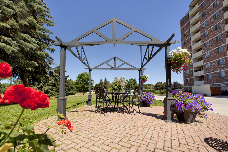 Sunnidale Place | 12 Kozlov St, Barrie, ON L4N 5E6, Canada | Phone: (705) 737-3752