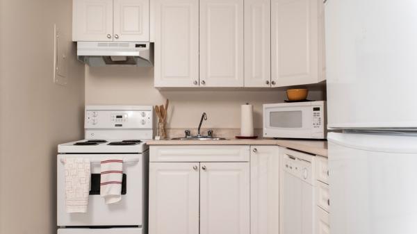 Hillcrest Apartments | 148 Rutledge St, Bedford, NS B4A 1X6, Canada | Phone: (833) 869-0045