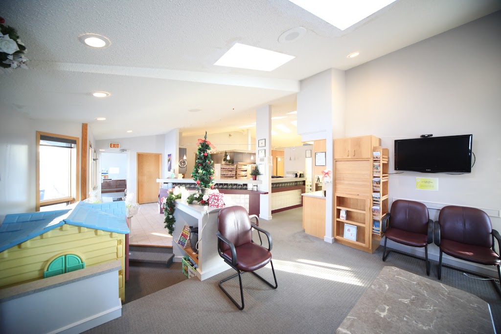 Aspen Dental Clinic Rocky Mountain House | 5216 50 Ave, Rocky Mountain House, AB T4T 1E5, Canada | Phone: (587) 415-0947