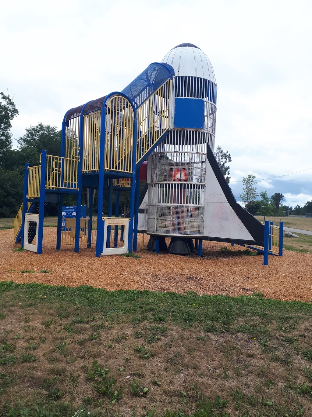 Churchill Park Water Area | Christopher-Champlain, Cambridge, ON N1R, Canada | Phone: (519) 740-4681