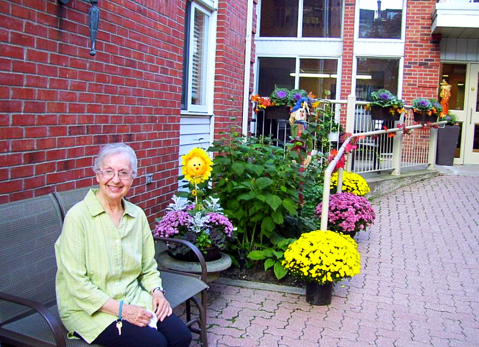 Durand Retirement Residence | 10 Herkimer St, Hamilton, ON L8P 2G2, Canada | Phone: (905) 525-0338