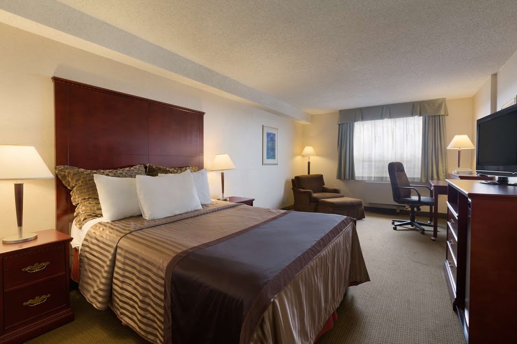 Travelodge Hotel by Wyndham Vancouver Airport | 3071 St Edwards Dr, Richmond, BC V6X 3K4, Canada | Phone: (604) 278-5155