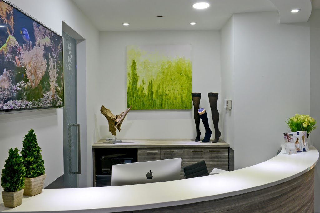 Clinique de Montreal - Medico Chirugicale | 305, 150 Boulevard de la Côte-Vertu, Saint-Laurent, QC H4N 1C6, Canada | Phone: (514) 222-5050