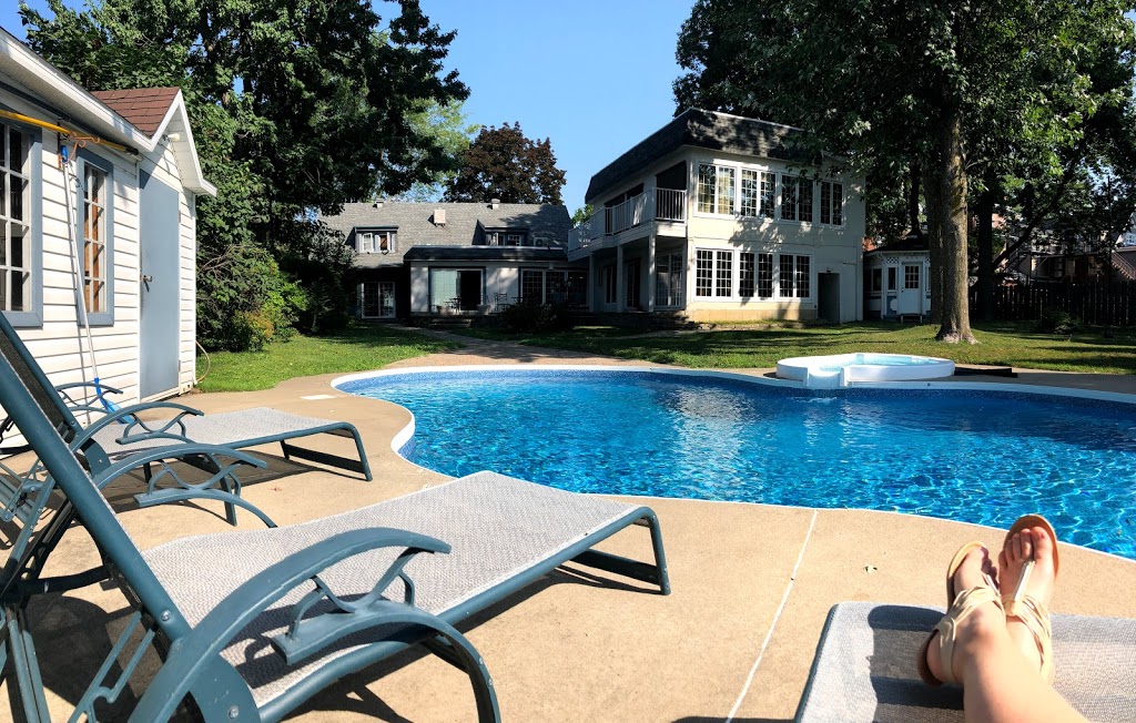 Auberge Gîte Le FleurvilB & B | 635 Rue des Ursulines, Trois-Rivières, QC G9A 5B3, Canada | Phone: (819) 372-5195