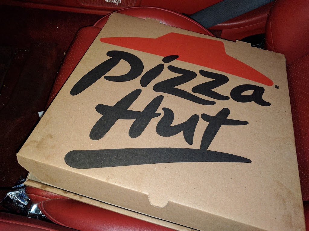 Pizza Hut | 1525 Bristol Road West, Unit 1#7207, Mississauga, ON L5M 4Z1, Canada | Phone: (905) 542-8100