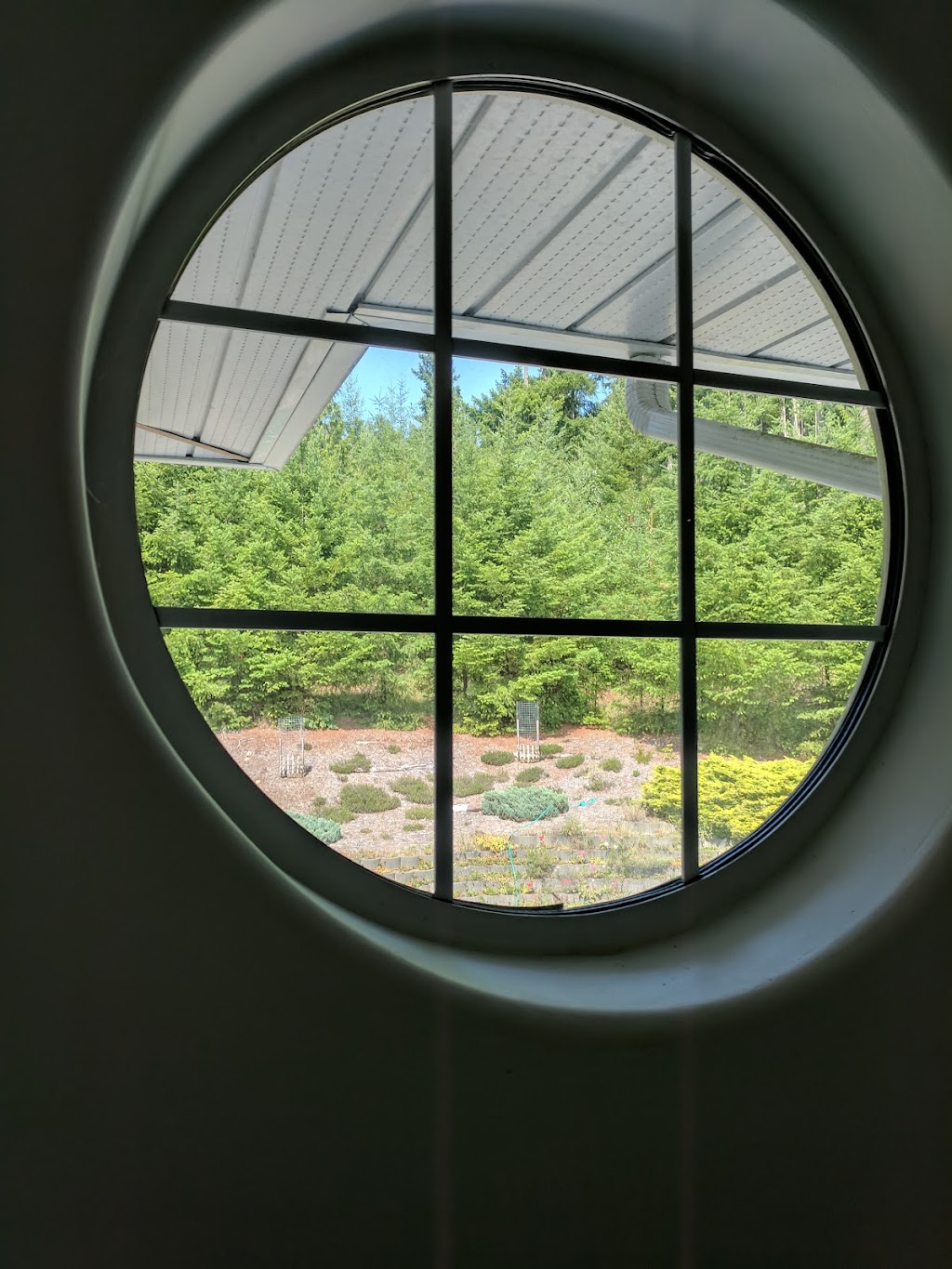 Cleft In The Rock | 1000 Westcliff Rd, Denman Island, BC V0R 1T0, Canada | Phone: (250) 335-2899