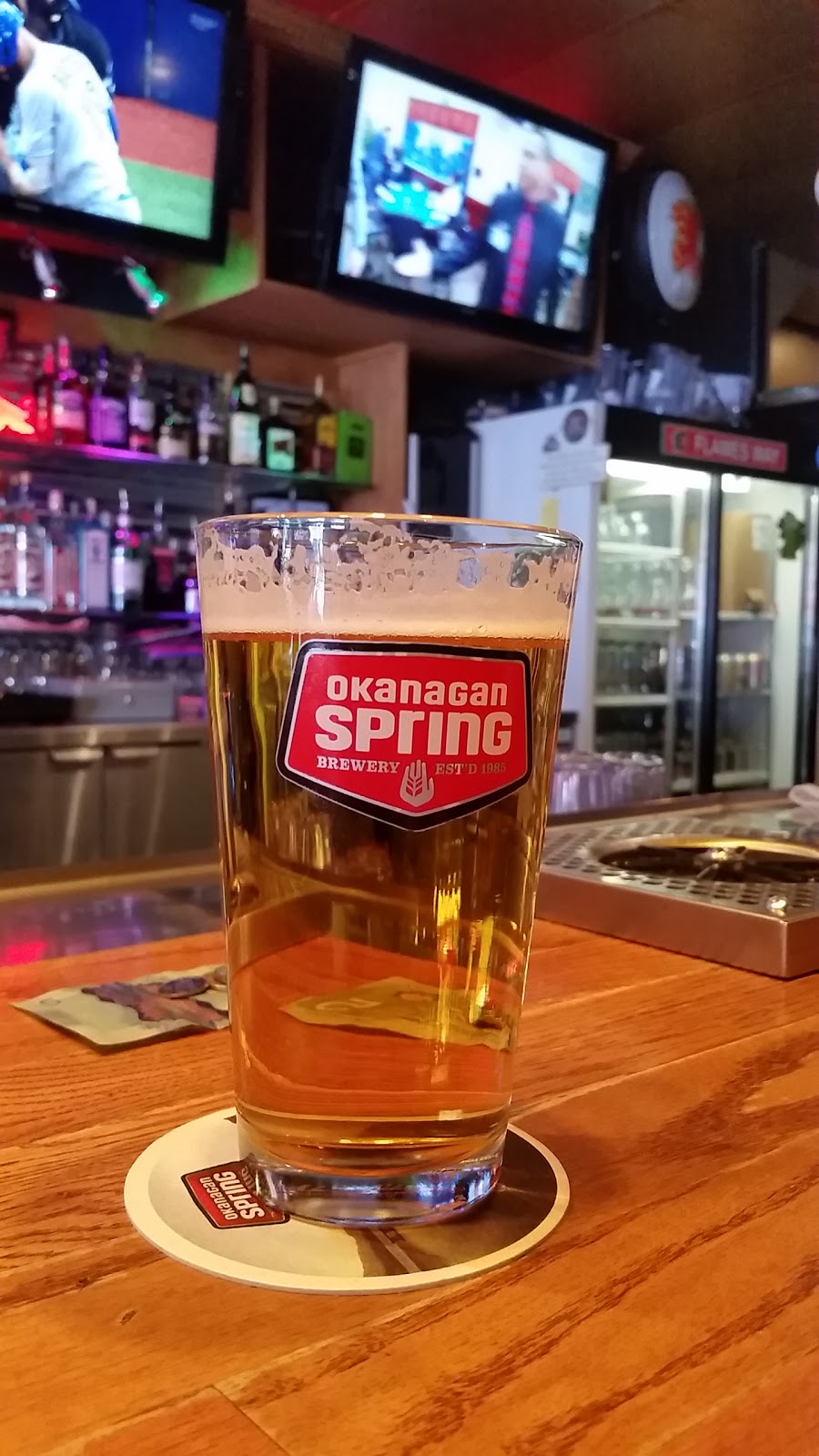 The Edgewater Bar and Grill | 5830 Beach Ave, Peachland, BC V0H 1X7, Canada | Phone: (250) 767-9579