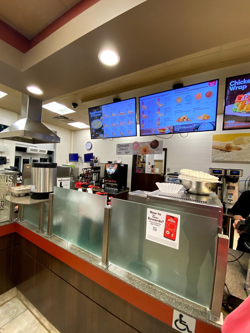 Tim Hortons | 596 Mapleton Rd, Moncton, NB E1G 2K5, Canada | Phone: (506) 854-0662