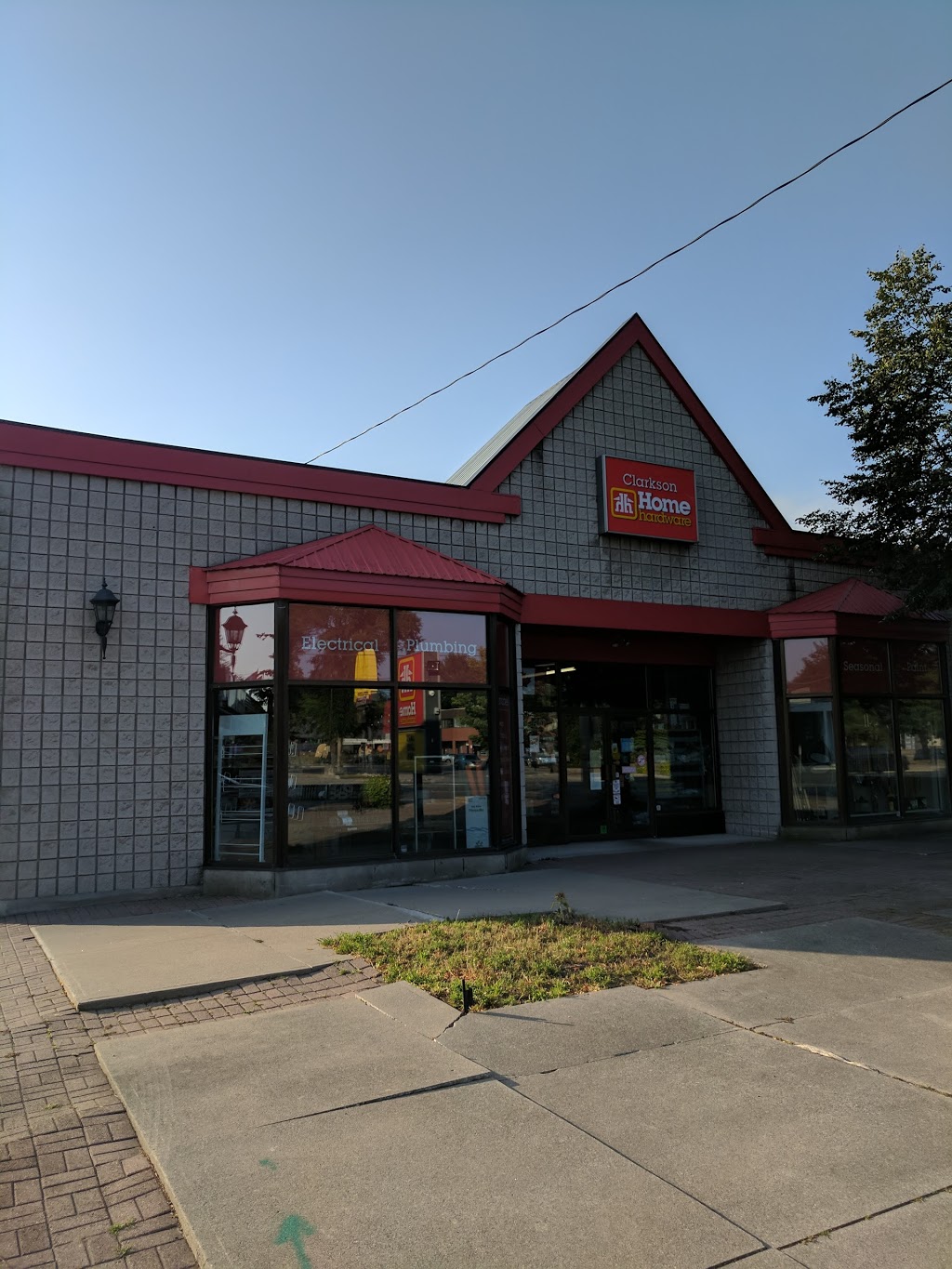 Clarkson Home Hardware | 1814 Lakeshore Rd W, Mississauga, ON L5J 1J7, Canada | Phone: (905) 855-1552
