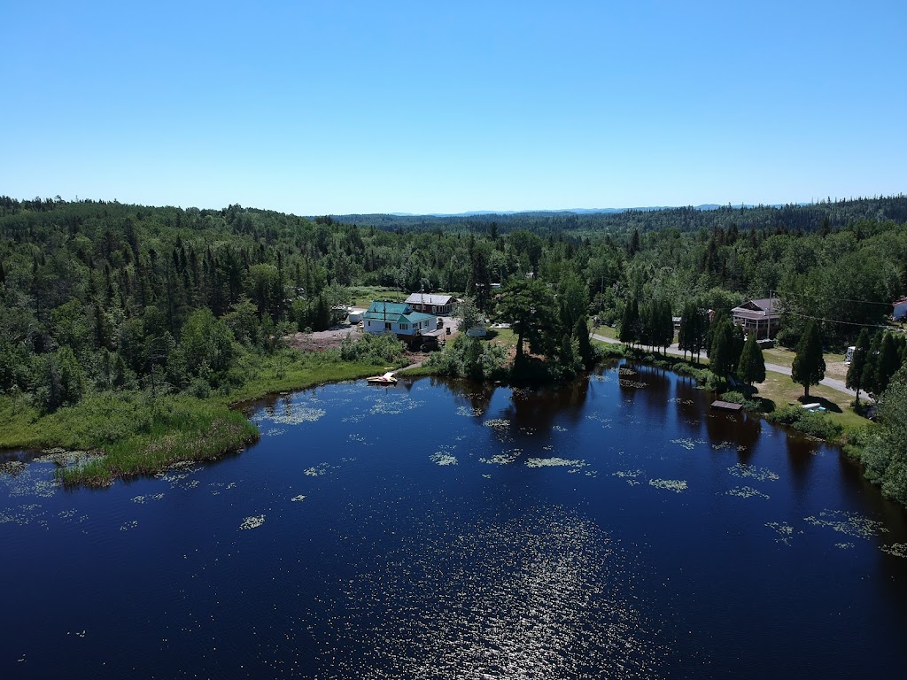 Camping qui nexiste pas | 350 Chem. du lac des Georges #326, Larouche, QC G0W 1Z0, Canada | Phone: (418) 321-2315