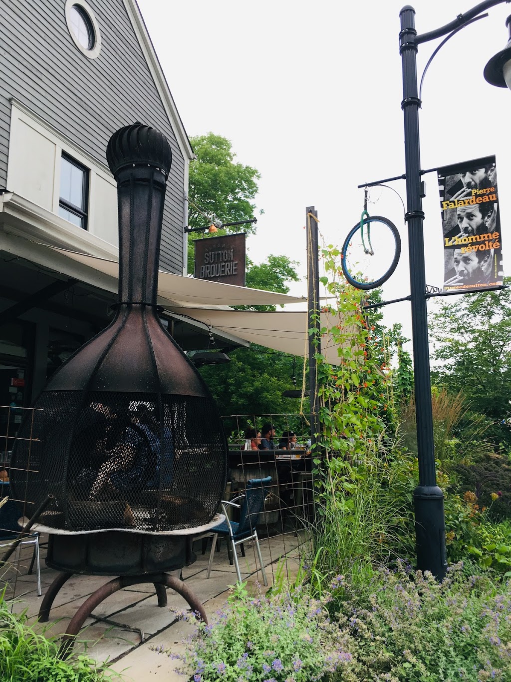 Microbrasserie Auberge Sutton Brouërie | 27 Rue Principale Sud St, Sutton, QC J0E 2K0, Canada | Phone: (450) 538-0005