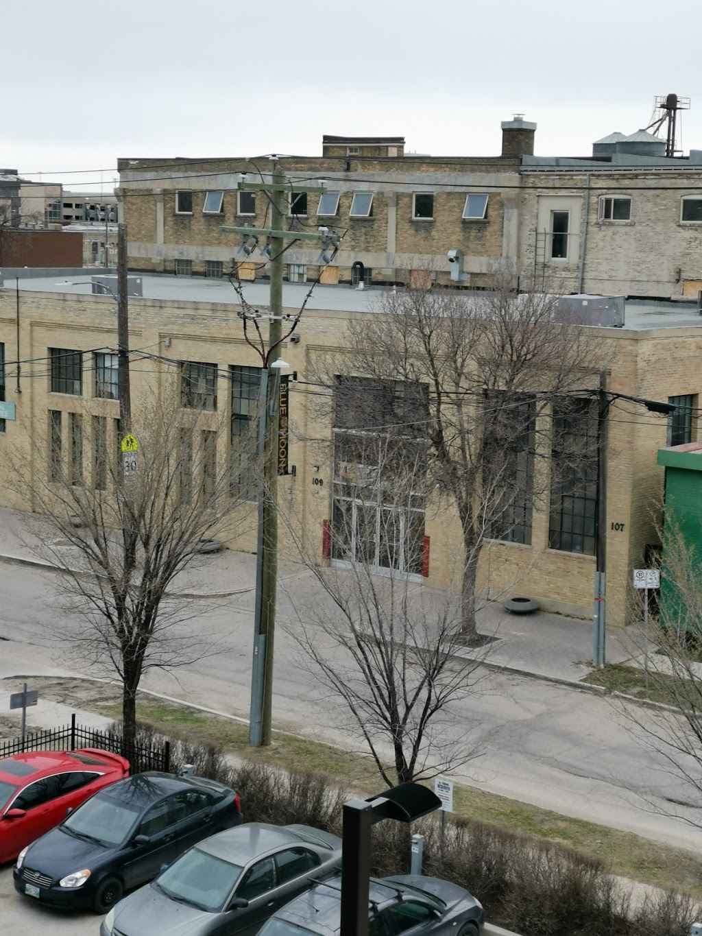 Blue Moon Furniture | 109 Pacific Ave, Winnipeg, MB R3B 0M1, Canada | Phone: (204) 452-7096