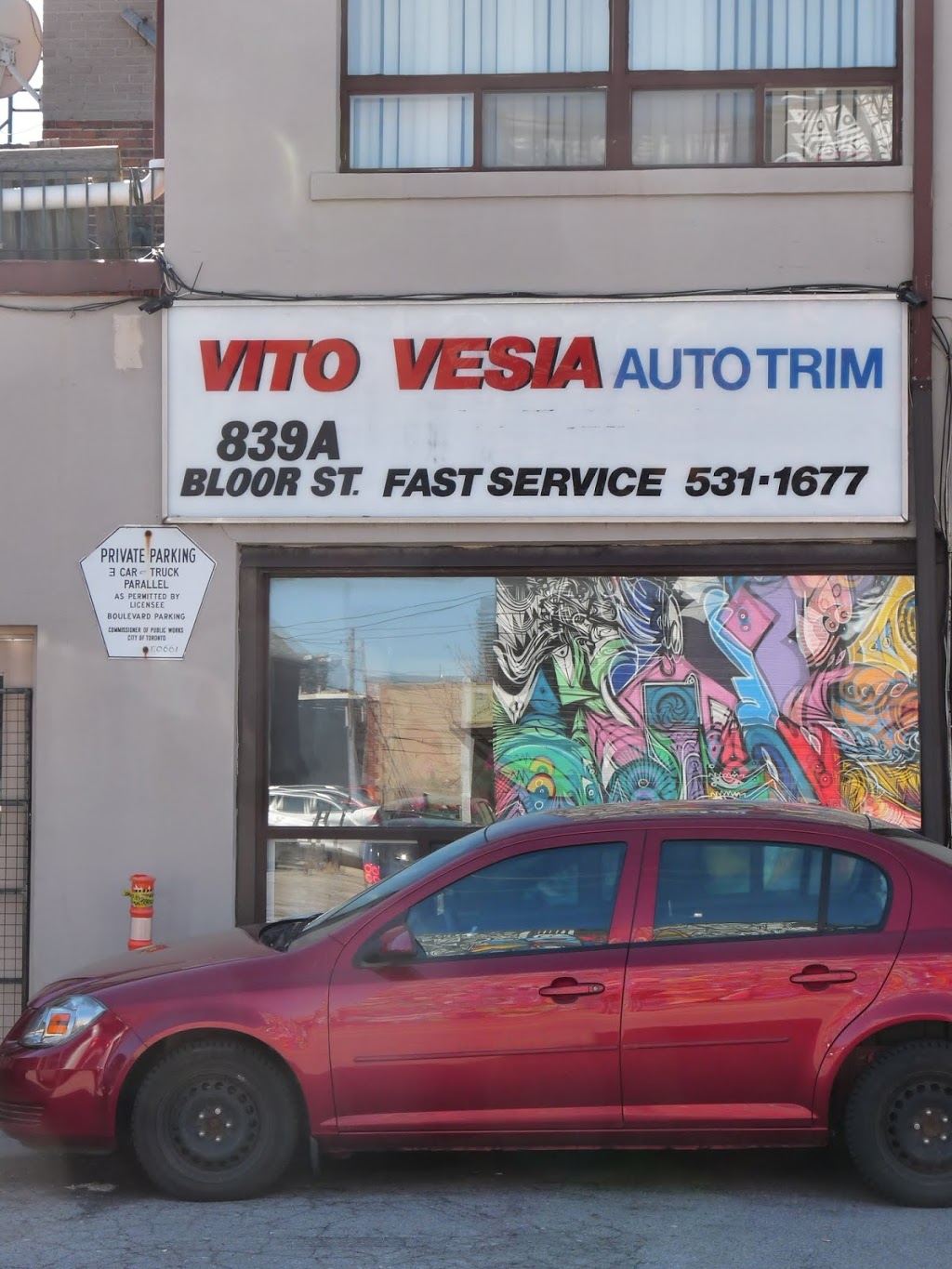 Vesia Vito Upholstery | 839 Bloor St W, Toronto, ON M6G 1M3, Canada | Phone: (416) 531-1677