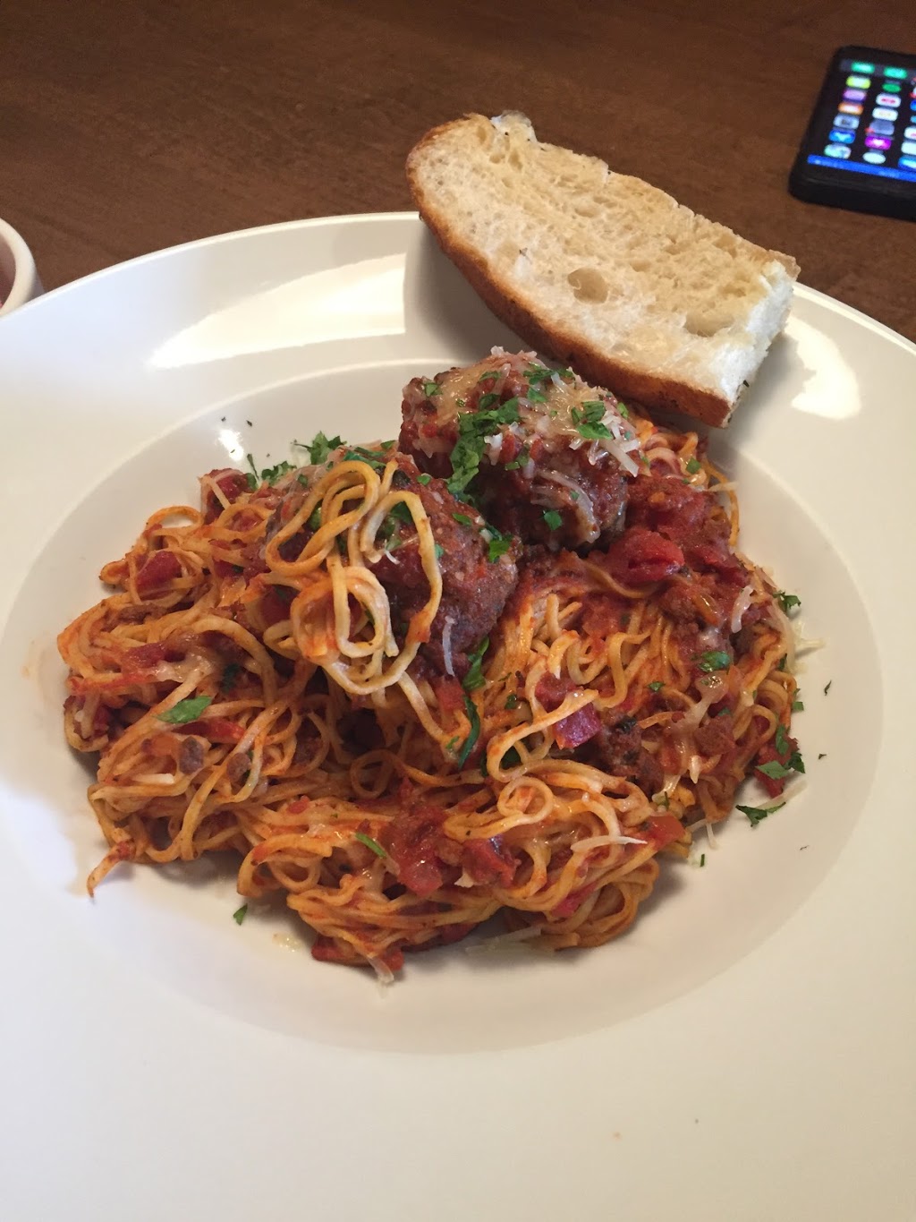 Tuscanos Pizzeria & Bistro | 1579 Oxford St E, London, ON N5V 1W5, Canada | Phone: (519) 452-3737