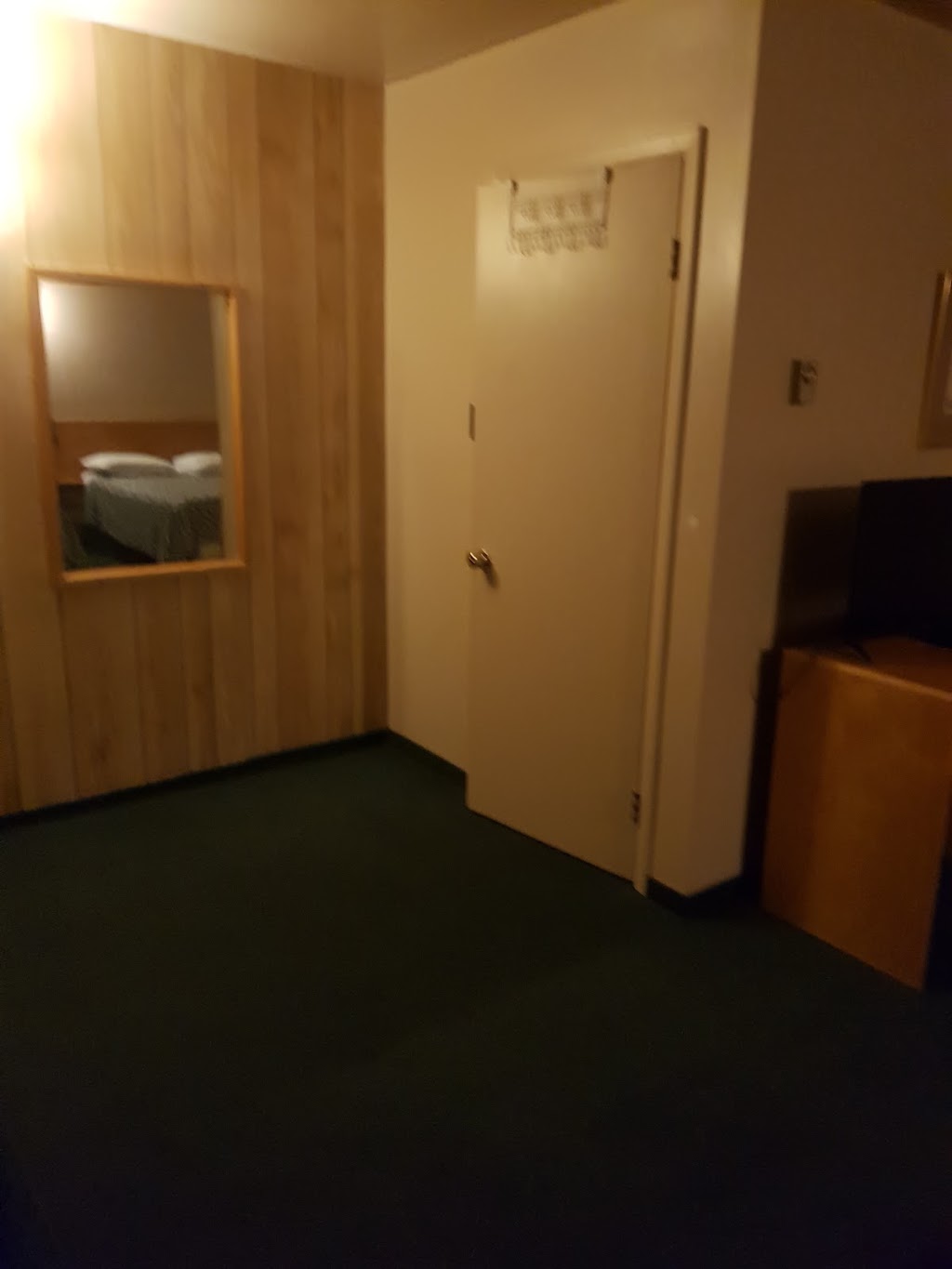 Pineview Motel | 4389 Arthur St. West (Hwy 11/17), Trans-Canada Hwy, Kakabeka Falls, ON P7C 5M9, Canada | Phone: (807) 286-1686