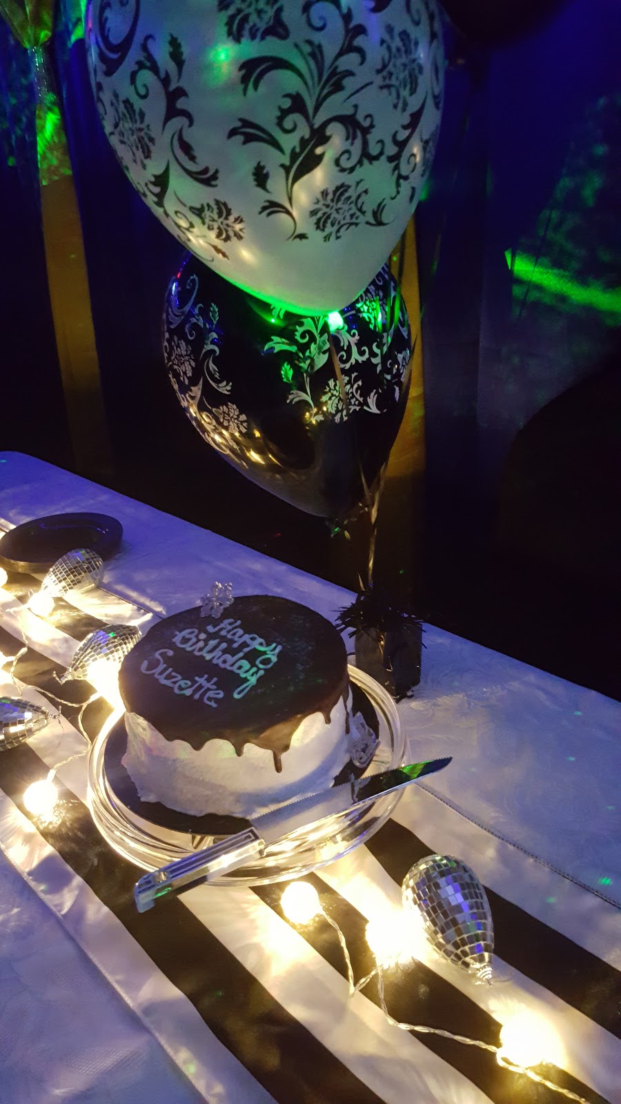 Brown Sugar Lounge | 1327 Martin Grove Rd, Etobicoke, ON M9W 4X5, Canada | Phone: (416) 749-3330