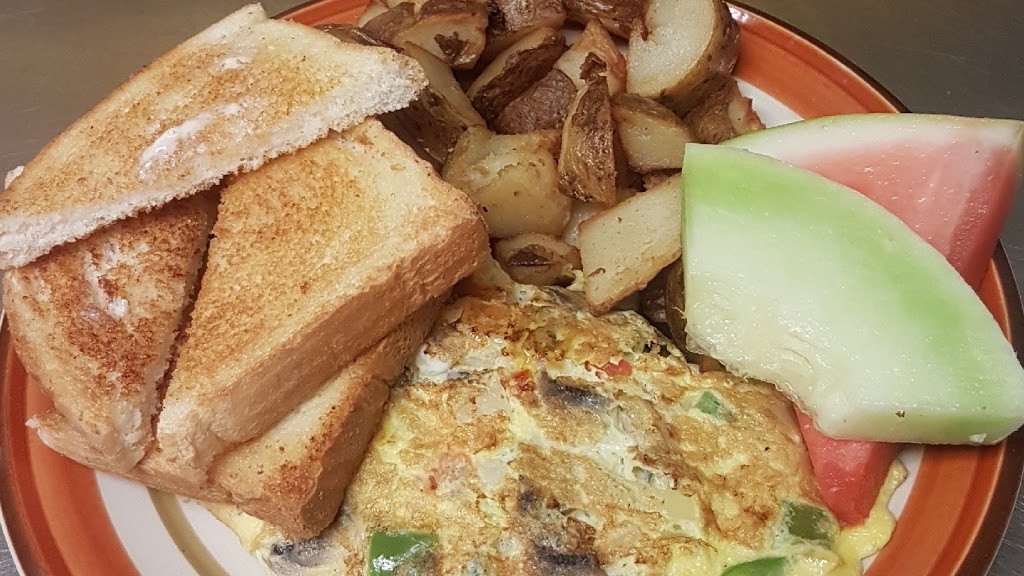 Marble Lake Lodge - Home Of The Hungry Moose Restaurant | 1005 Marble Lake Rd, Cloyne, ON K0H 1K0, Canada | Phone: (613) 336-0117