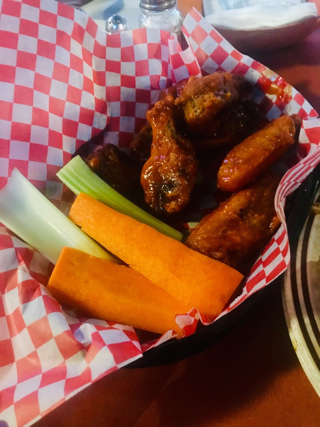 Schueys Bar & Grill | 1130 Martin Grove Rd, Etobicoke, ON M9W 4W1, Canada | Phone: (416) 249-1516