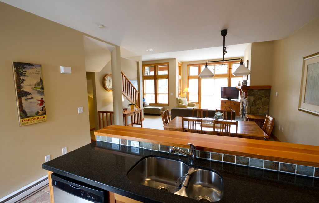 Panorama Vacation Rental - Wolf Lake | 123 Huggard Rd, Calgary, AB T3Z 2C2, Canada | Phone: (403) 970-9074