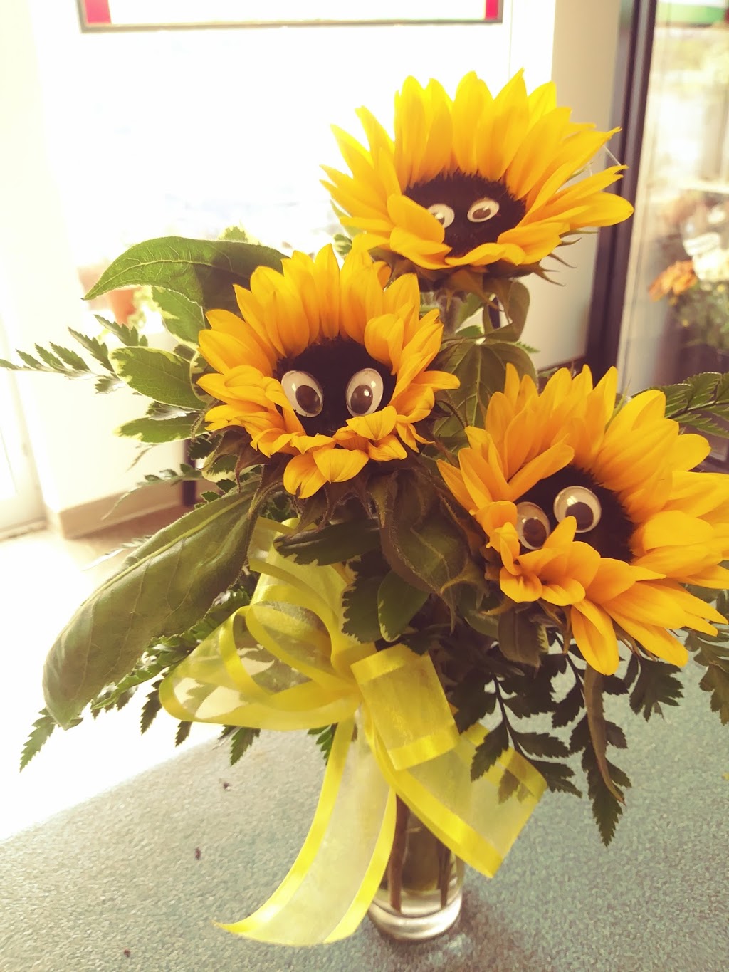 Classic Flowers Lakefield | 3347 Lakefield Rd Unit 3, Lakefield, ON K0L 2H0, Canada | Phone: (705) 652-6262