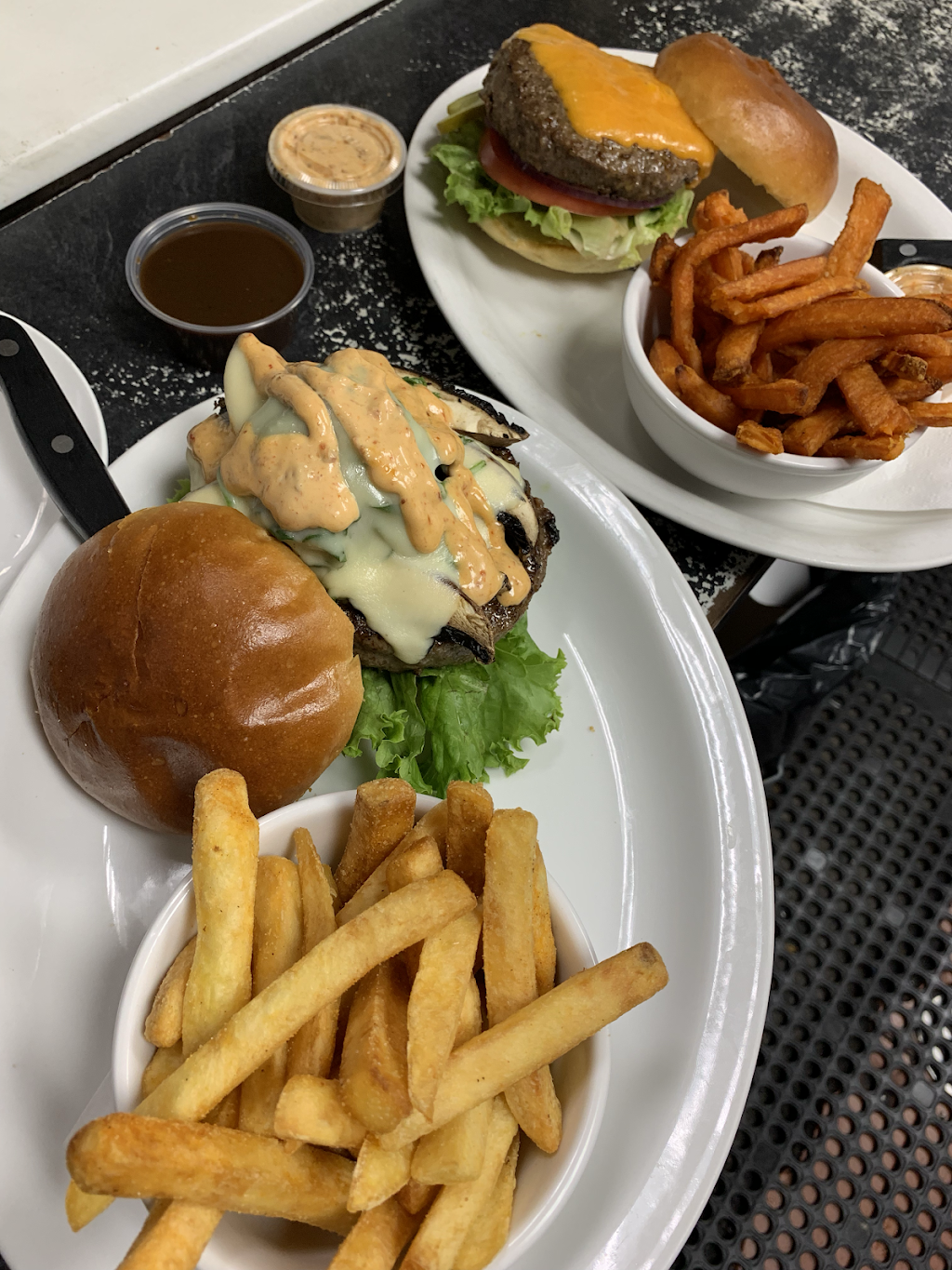 Gator Teds Tap & Grill | 1505 Guelph Line, Burlington, ON L7P 3B6, Canada | Phone: (905) 336-3133