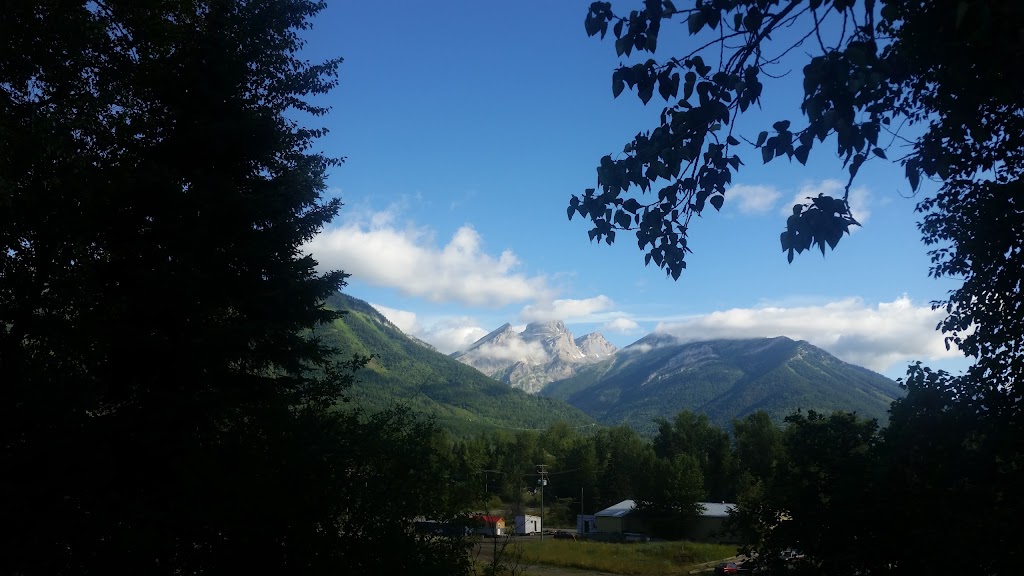 Fernie Mobile Home Park | 60 Cokato Rd, Fernie, BC V0B 1M4, Canada | Phone: (250) 423-6226