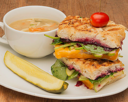 Williams Fresh Cafe | 492 Edinburgh Rd S, Guelph, ON N1G 4Z1, Canada | Phone: (519) 836-2233