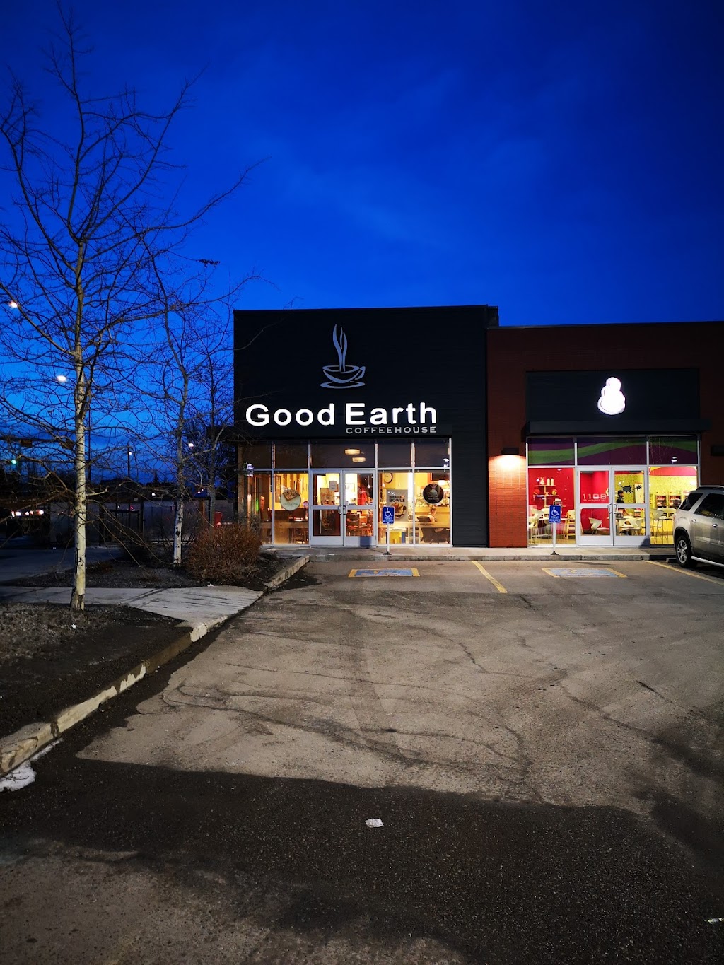 Good Earth Coffeehouse - Creekside Crossing Airdrie | 35 MacKenzie Way SW #1109, Airdrie, AB T4B 0V7, Canada | Phone: (403) 948-3100