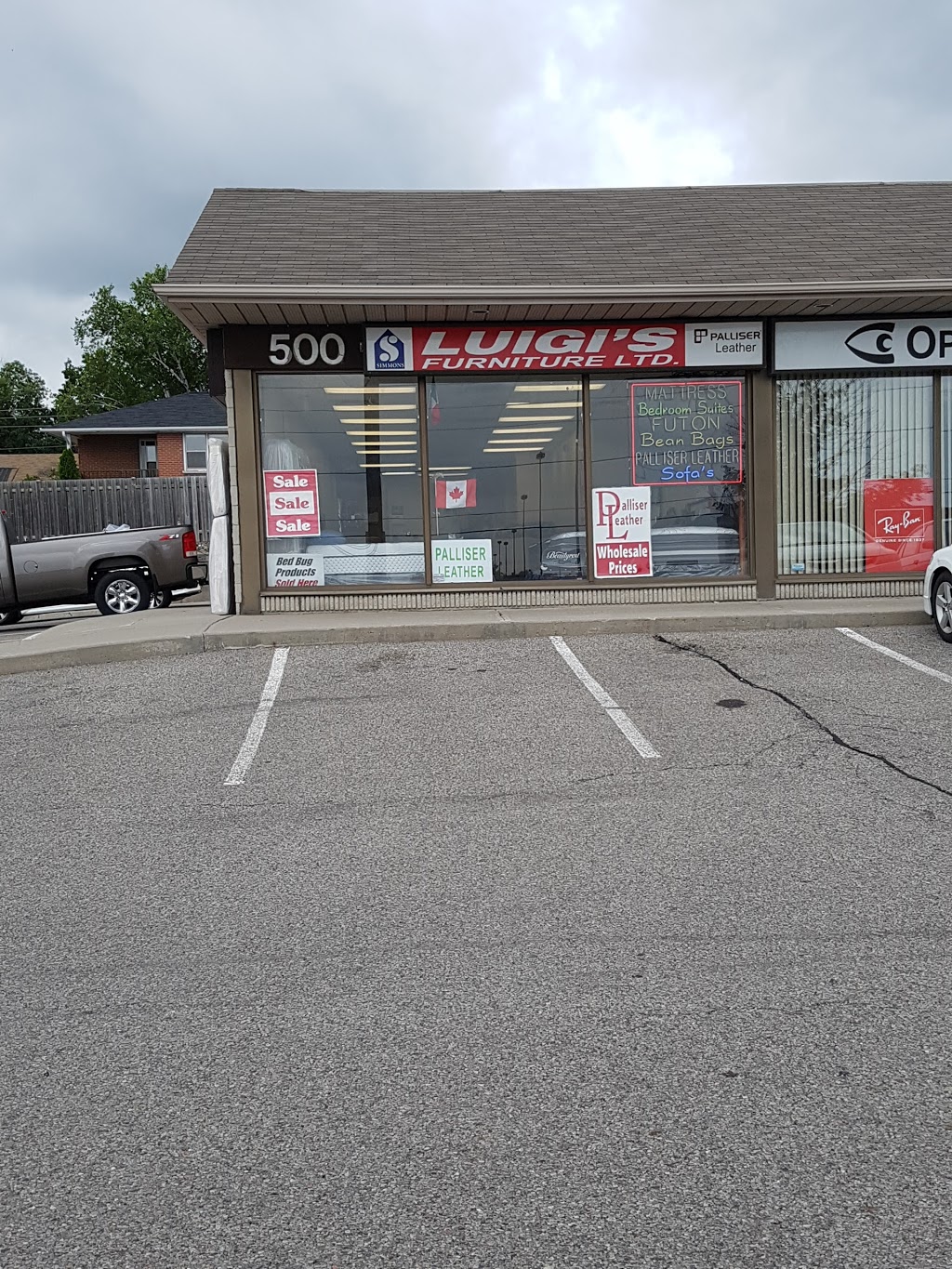 Luigis Furniture Ltd | 500 500 King Street West, Oshawa, ON L1J 2K9, Canada | Phone: (905) 436-0860