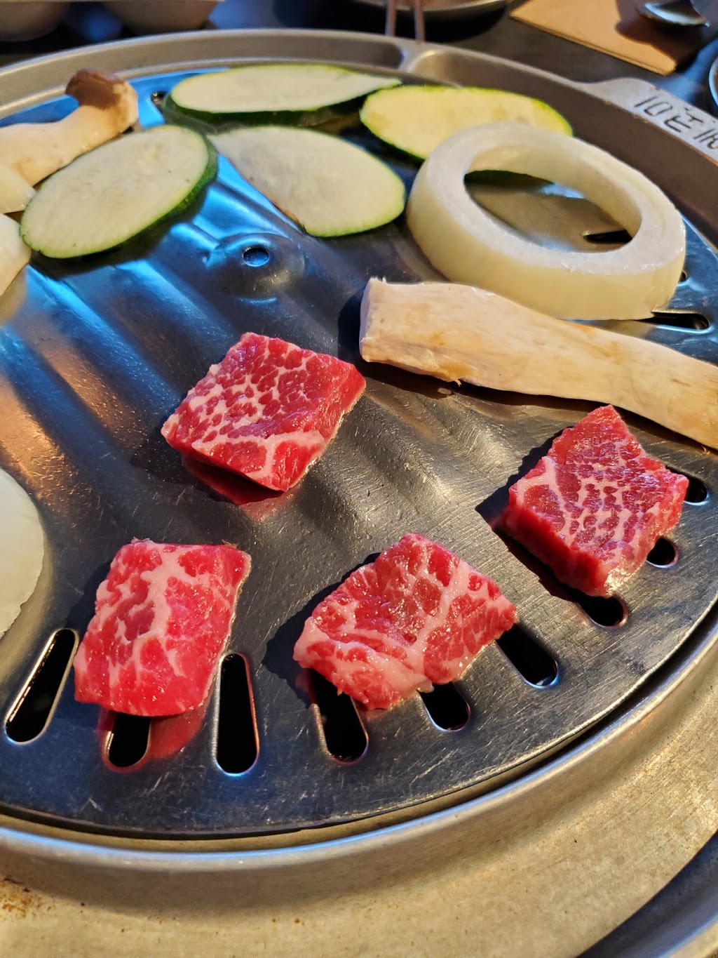 ARISU Authentic Korean BBQ | 4501 North Rd #203, Burnaby, BC V3N 4R7, Canada | Phone: (604) 422-0500