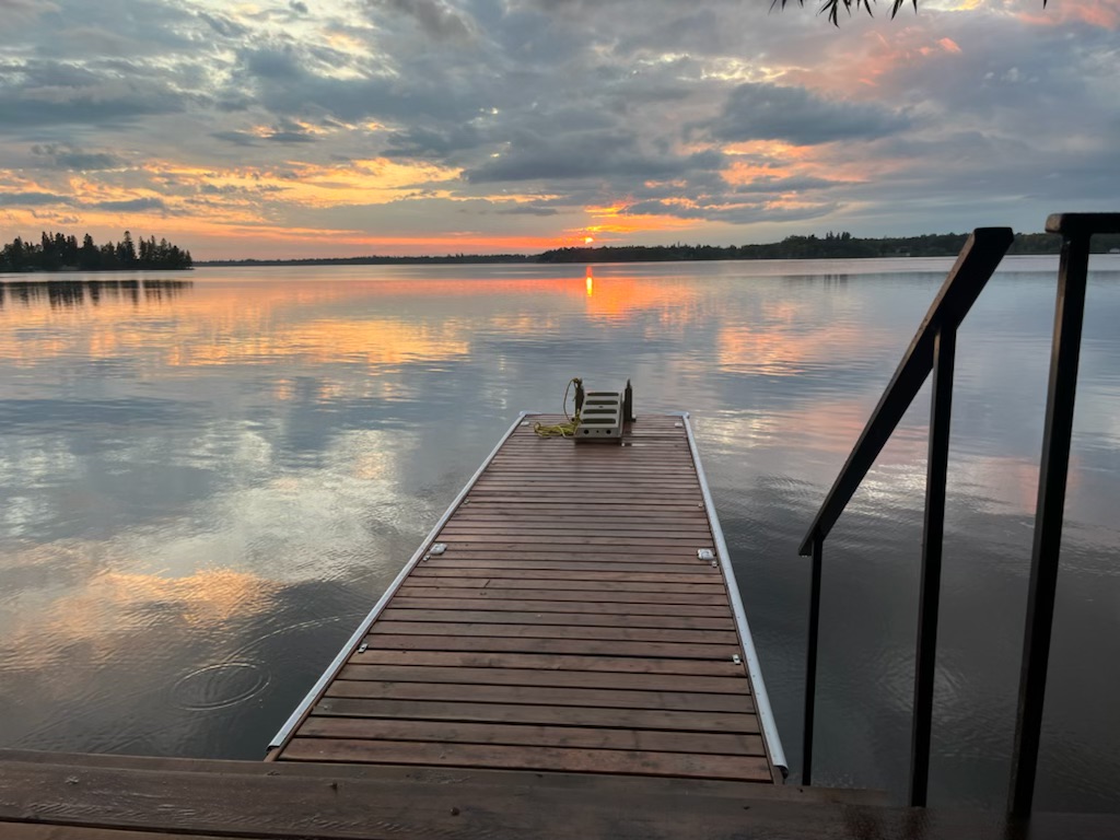 Shorecrest Cabin | Shorecrest Dr, Lac du Bonnet, MB R0E 1A0, Canada | Phone: (204) 510-5302