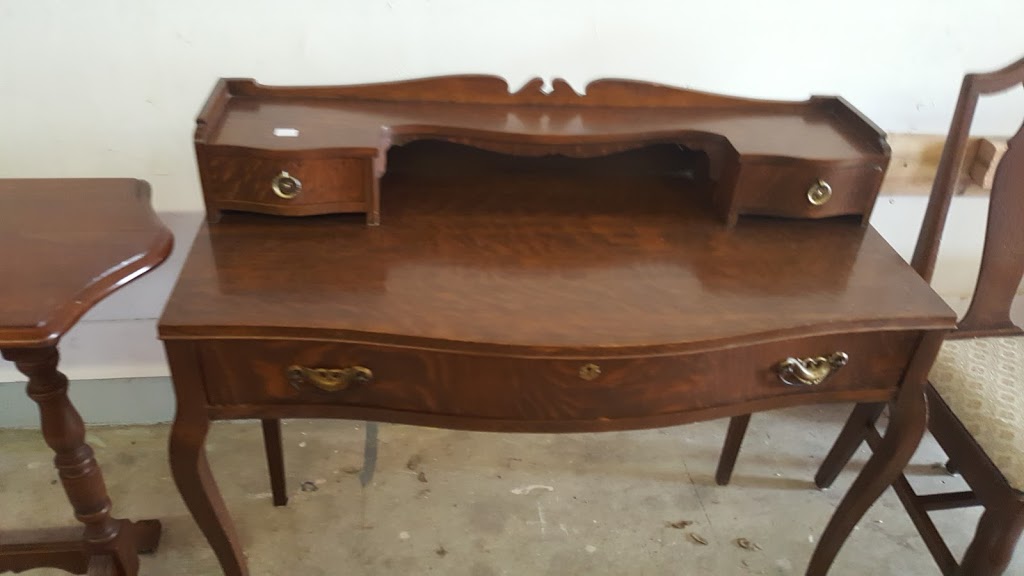 The Hidden Treasure Chest Flea Market | 2 Industrial Dr, Campbellford, ON K0L 1L0, Canada | Phone: (705) 854-0037