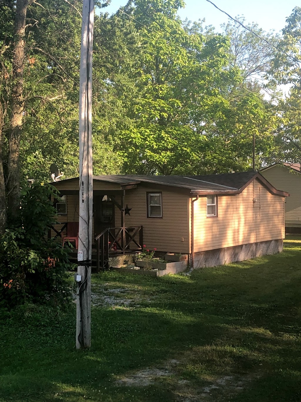 Vida Roofing | 405 Burnett Ave, Cambridge, ON N1T 1G7, Canada | Phone: (519) 239-6699