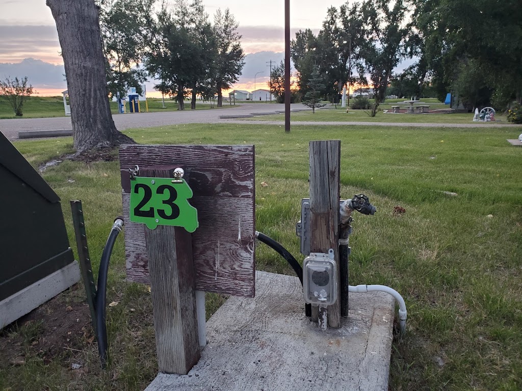 8 Flags Campground | 324 Railway St, Milk River, AB T0K 1M0, Canada | Phone: (403) 647-4282