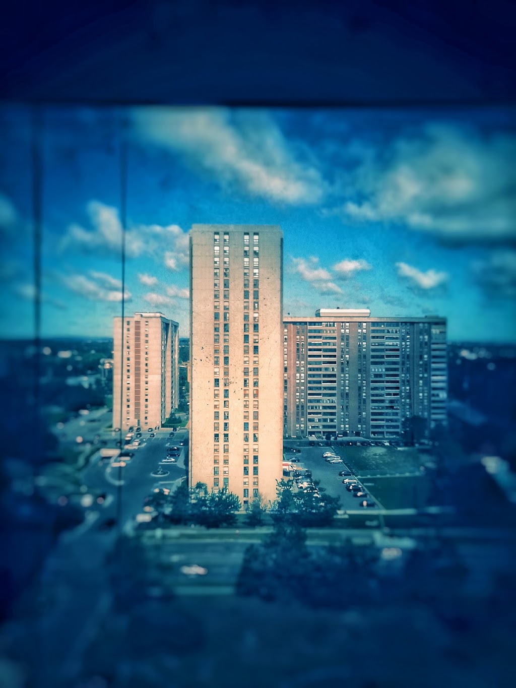 Shaw Towers | 17 Knightsbridge Rd, Brampton, ON L6T 3X9, Canada | Phone: (905) 791-1448