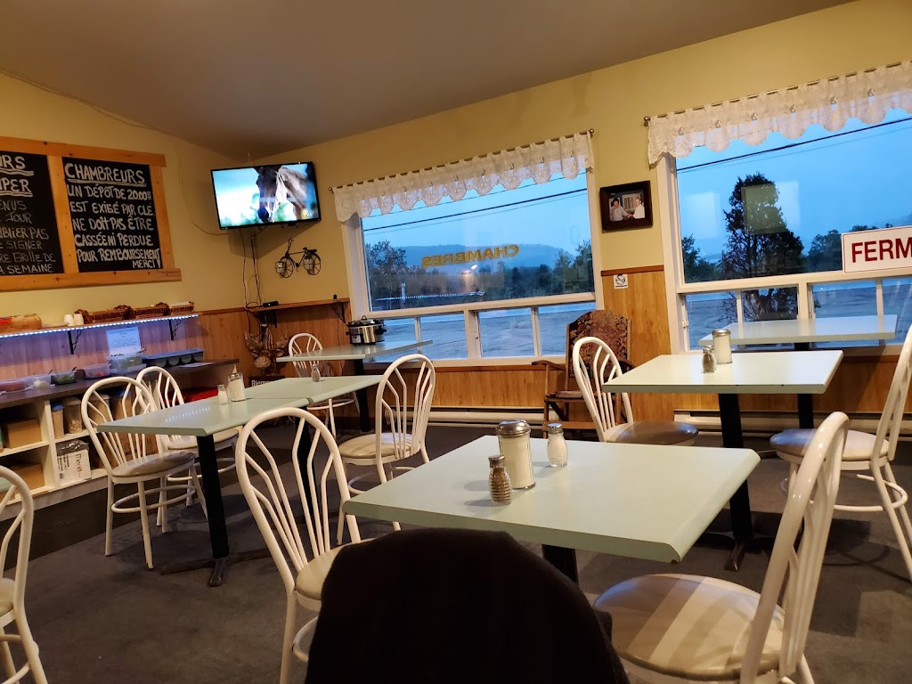 Lucky Luciano’s | 1510 Drew Rd #1, Mississauga, ON L5S 1W7, Canada | Phone: (905) 672-5252