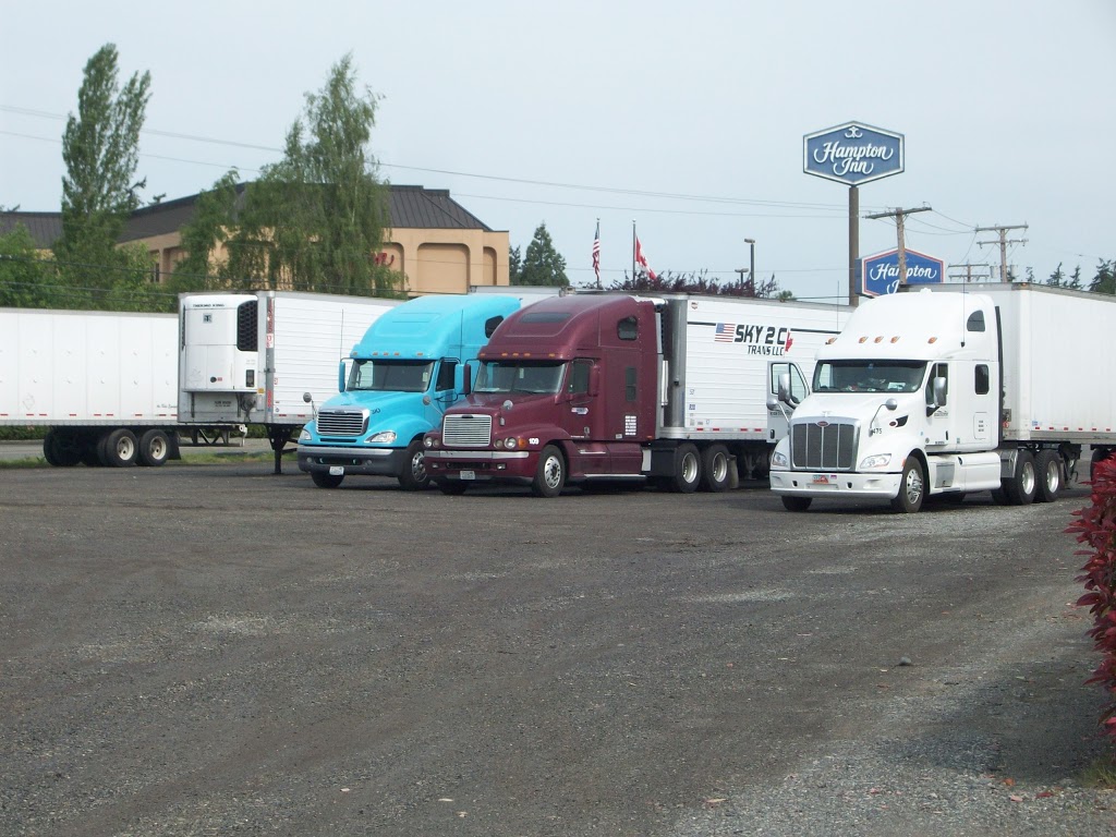 Yorkys Market - Airport | 3910 Bennett Dr, Bellingham, WA 98225, USA | Phone: (360) 733-6682